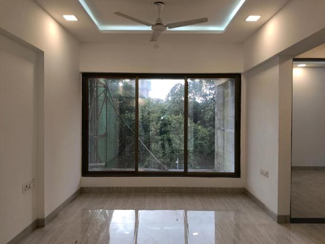 2 BHK Apartment in Kandivali West for resale Mumbai. The reference number is 12202830
