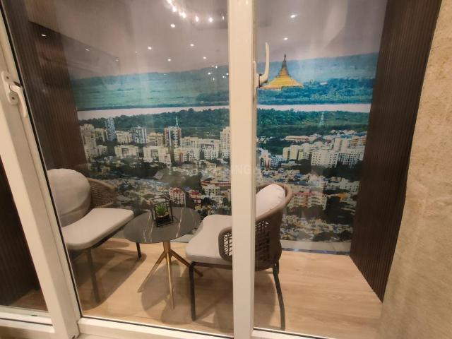 2 BHK Apartment in Kandivali West for resale Mumbai. The reference number is 13575584