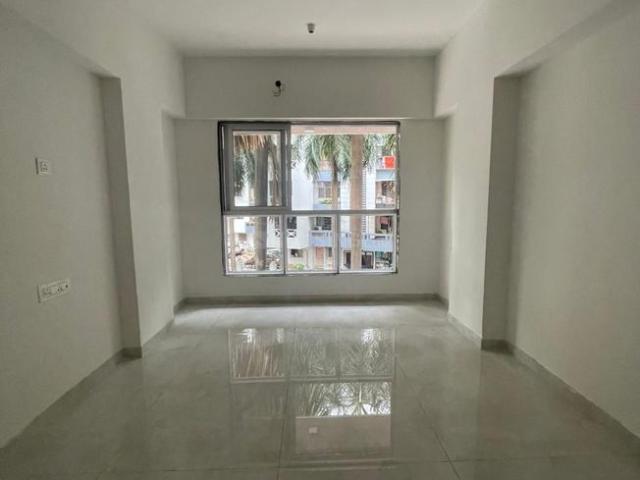 2 BHK Apartment in Kandivali West for resale Mumbai. The reference number is 14729057