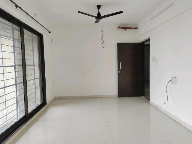 2 BHK Apartment in Kandivali West for resale Mumbai. The reference number is 14863842