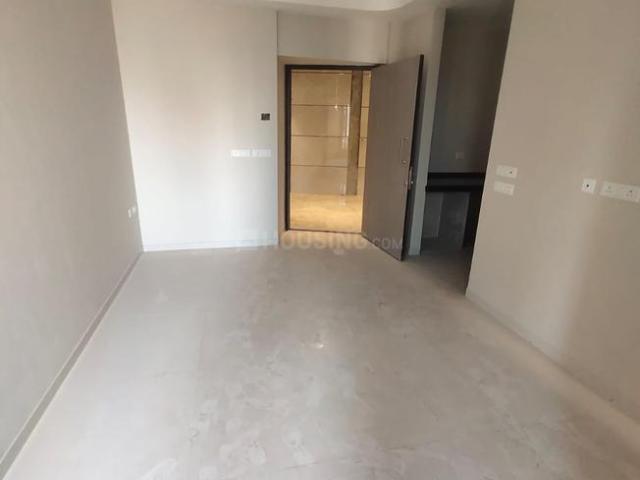 2 BHK Apartment in Kandivali West for resale Mumbai. The reference number is 14918656