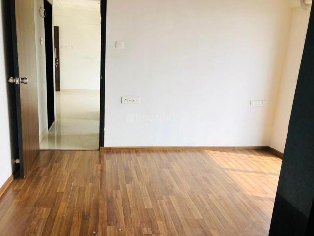 2 BHK Apartment in Kandivali West for resale Mumbai. The reference number is 17509249