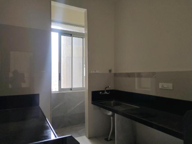 2 BHK Apartment in Kandivali West for resale Mumbai. The reference number is 17536432