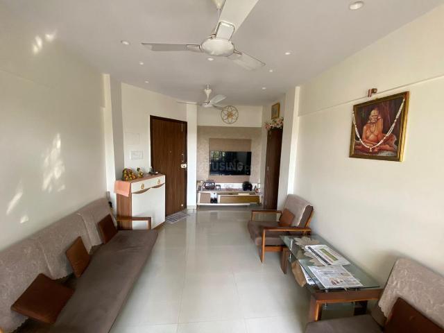 2 BHK Apartment in Kandivali West for resale Mumbai. The reference number is 17846144