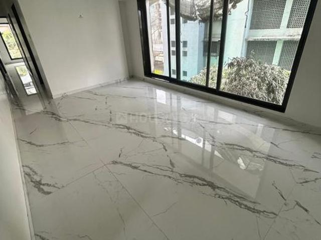 2 BHK Apartment in Kandivali West for resale Mumbai. The reference number is 17968245