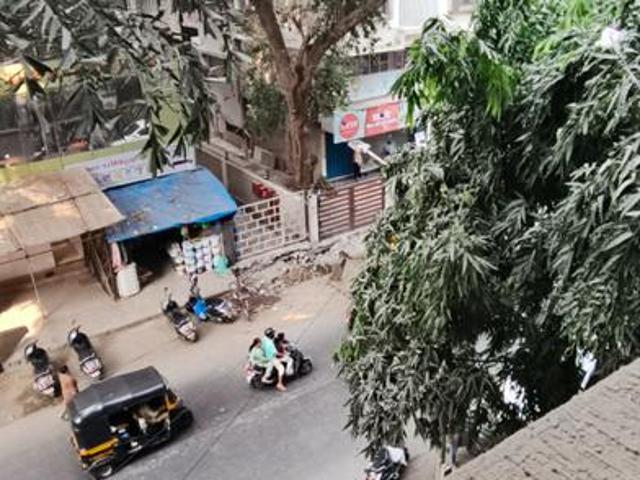 2 BHK Apartment in Kandivali West for resale Mumbai. The reference number is 17025486