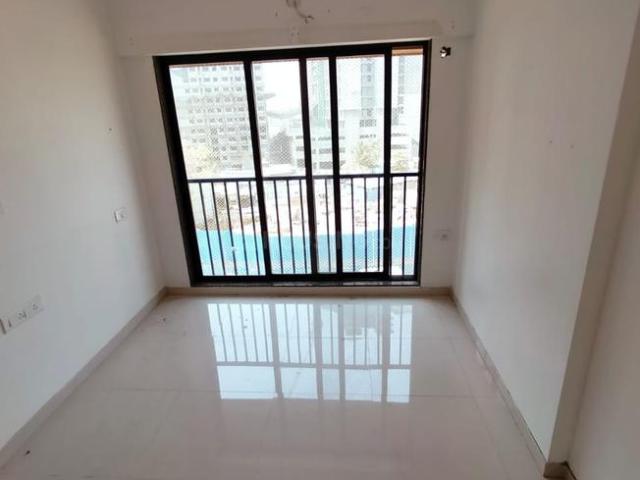 2 BHK Apartment in Kandivali West for resale Mumbai. The reference number is 17173264
