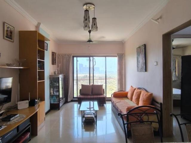 2 BHK Apartment in Kandivali West for resale Mumbai. The reference number is 17210155