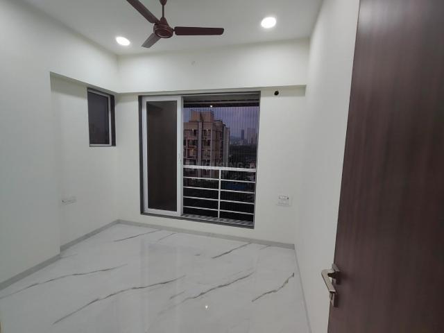 2 BHK Apartment in Kandivali West for resale Mumbai. The reference number is 17296277