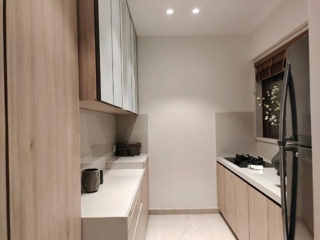 2 BHK Apartment in Kandivali West for resale Mumbai. The reference number is 18541682