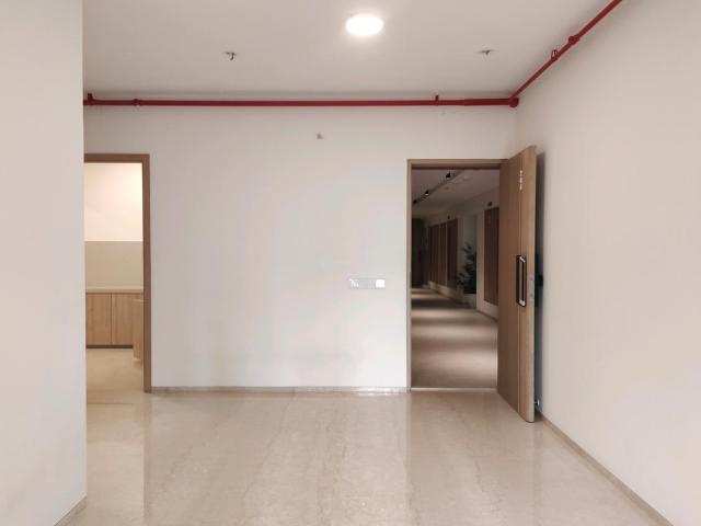 2 BHK Apartment in Kandivali West for resale Mumbai. The reference number is 18541732