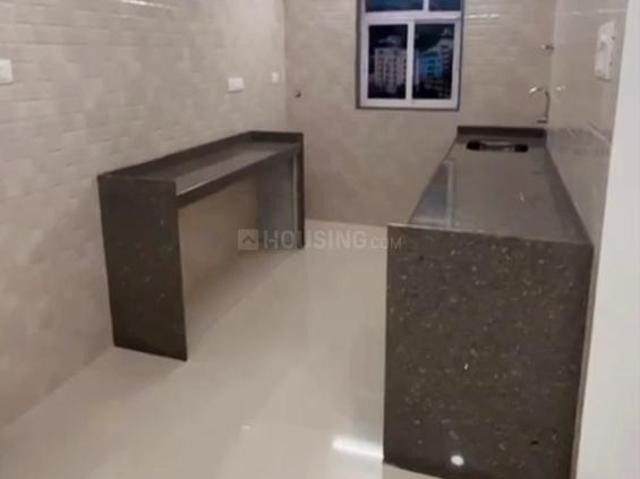 2 BHK Apartment in Kandivali West for resale Mumbai. The reference number is 18811825