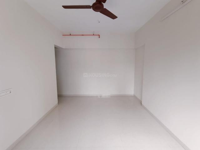 2 BHK Apartment in Kandivali West for resale Mumbai. The reference number is 18889774