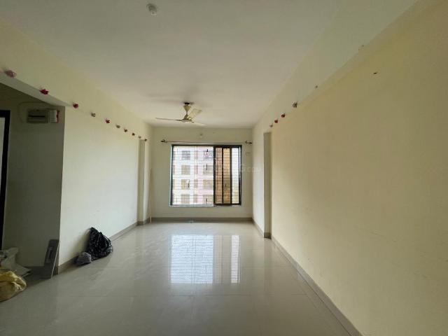 2 BHK Apartment in Kandivali West for resale Mumbai. The reference number is 19420920