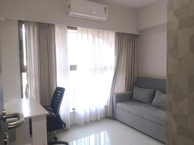 2 BHK Apartment in Kandivali West for resale Mumbai. The reference number is 19520085