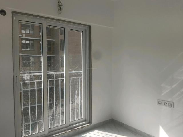 2 BHK Apartment in Kandivali West for resale Mumbai. The reference number is 19520201