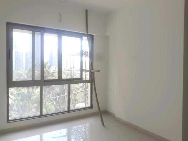 2 BHK Apartment in Kandivali West for resale Mumbai. The reference number is 19537296