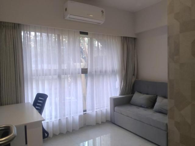 2 BHK Apartment in Kandivali West for resale Mumbai. The reference number is 19538083