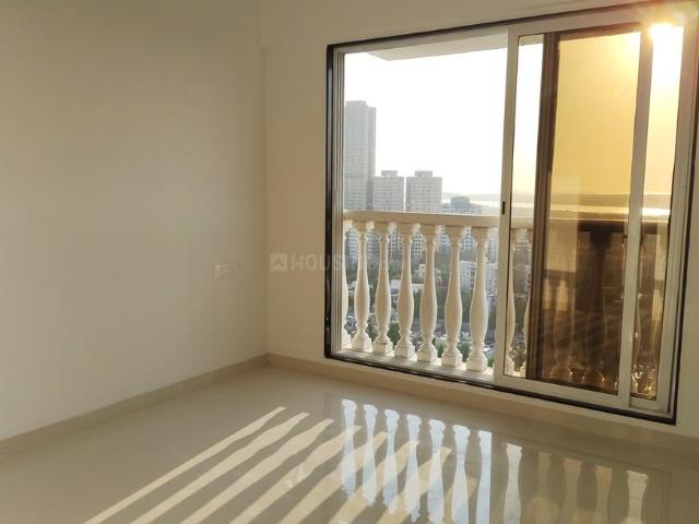2 BHK Apartment in Kandivali West for resale Mumbai. The reference number is 19670221