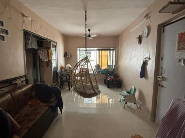 2 BHK Apartment in Kandivali West for resale Mumbai. The reference number is 19714199