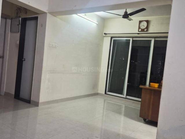 2 BHK Apartment in Kandivali West for resale Mumbai. The reference number is 19753807