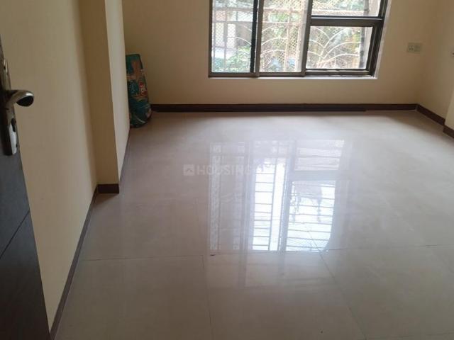 2 BHK Apartment in Kandivali West for resale Mumbai. The reference number is 19792056