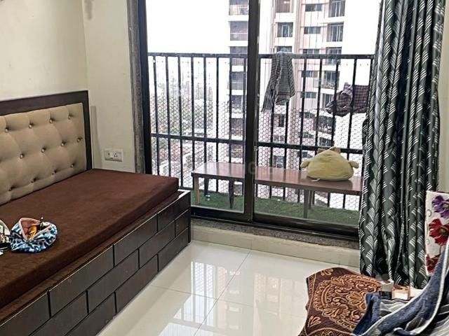 2 BHK Apartment in Kandivali West for resale Mumbai. The reference number is 19795884