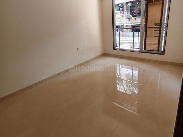 2 BHK Apartment in Kandivali West for resale Mumbai. The reference number is 19894320