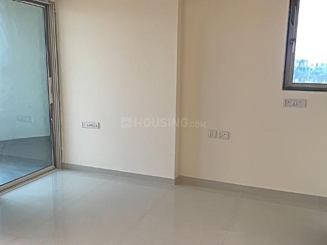 2 BHK Apartment in Kandivali West for resale Mumbai. The reference number is 19899534