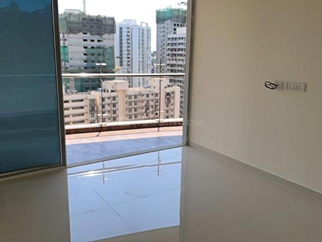2 BHK Apartment in Kandivali West for resale Mumbai. The reference number is 19899738