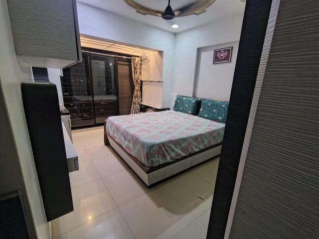 2 BHK Apartment in Kandivali West for resale Mumbai. The reference number is 19980413