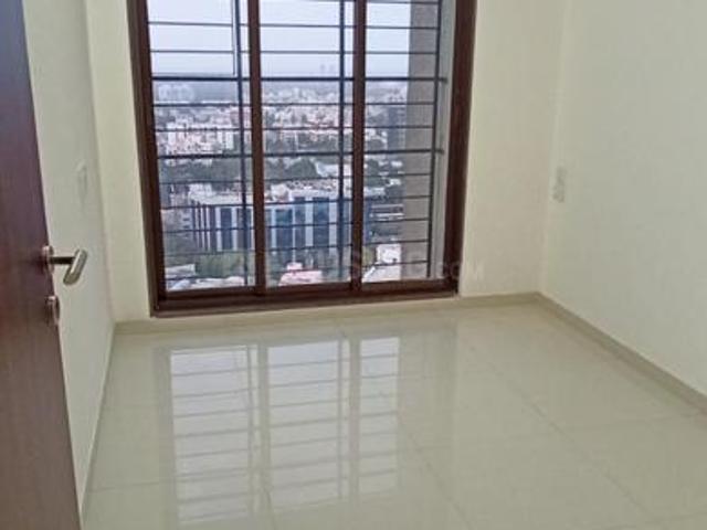 2 BHK Apartment in Kandivali West for resale Mumbai. The reference number is 19171869