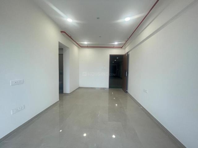 2 BHK Apartment in Kandivali West for resale Mumbai. The reference number is 19318902