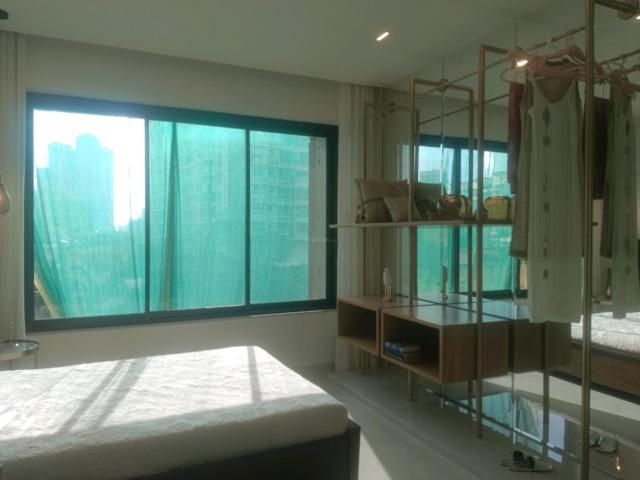 2 BHK Apartment in Kandivali West for resale Mumbai. The reference number is 20420747
