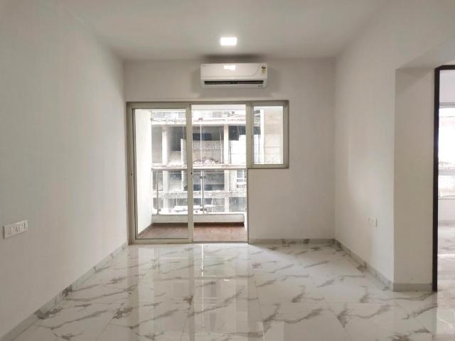 2 BHK Apartment in Kandivali West for resale Mumbai. The reference number is 20446617