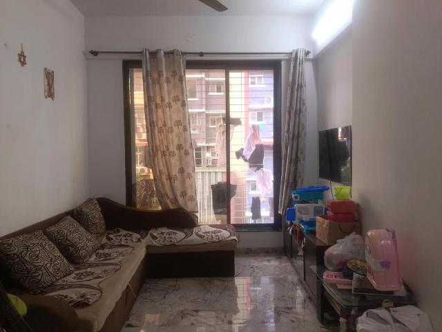 2 BHK Apartment in Kandivali West for resale Mumbai. The reference number is 20473999