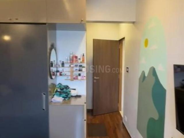 2 BHK Apartment in Kandivali West for resale Mumbai. The reference number is 20528479