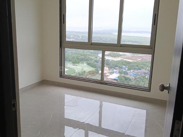 2 BHK Apartment in Kandivali West for resale Mumbai. The reference number is 20603134