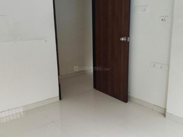 2 BHK Apartment in Kandivali West for resale Mumbai. The reference number is 20629004