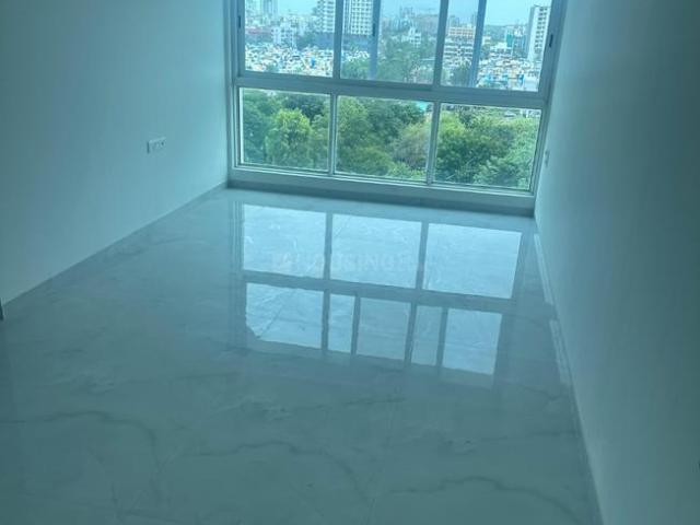 2 BHK Apartment in Kandivali West for resale Mumbai. The reference number is 20674420