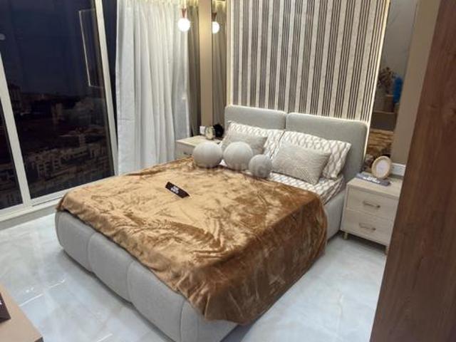 2 BHK Apartment in Kandivali West for resale Mumbai. The reference number is 20738279