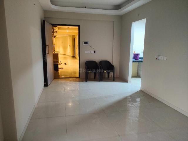 2 BHK Apartment in Kandivali West for resale Mumbai. The reference number is 20754580