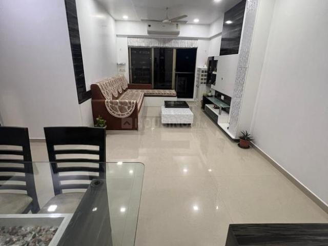 2 BHK Apartment in Kandivali West for resale Mumbai. The reference number is 20754808