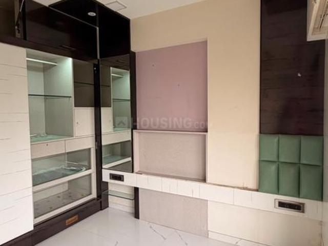 2 BHK Apartment in Kandivali West for resale Mumbai. The reference number is 20761372