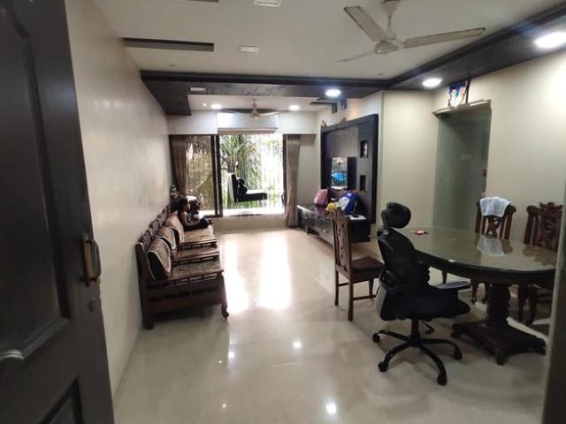 2 BHK Apartment in Kandivali West for resale Mumbai. The reference number is 20944558