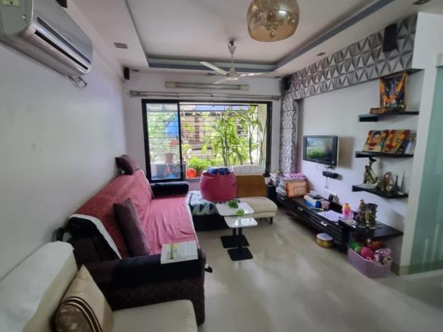 2 BHK Apartment in Kandivali West for resale Mumbai. The reference number is 20944606