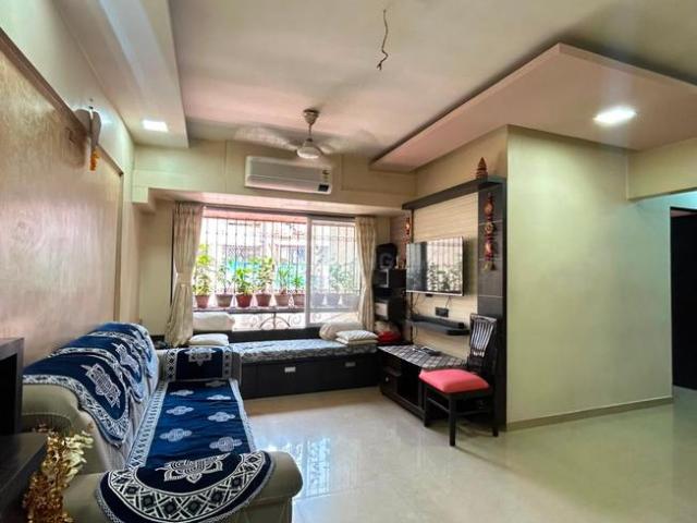 2 BHK Apartment in Kandivali West for resale Mumbai. The reference number is 20948392