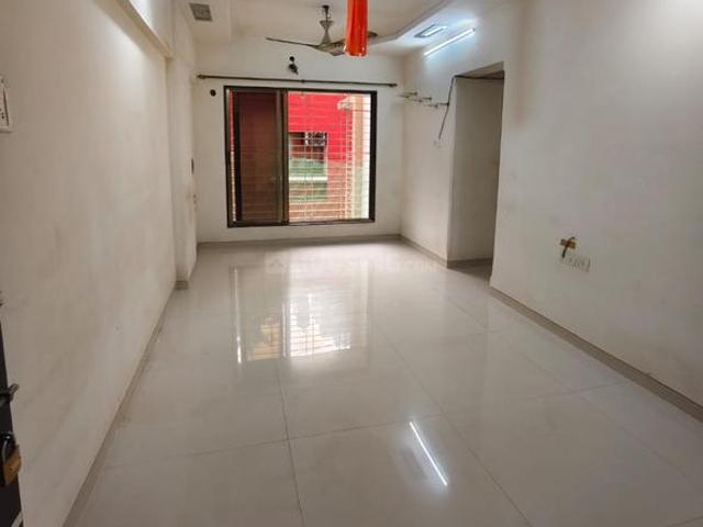 2 BHK Apartment in Kandivali West for resale Mumbai. The reference number is 20040296