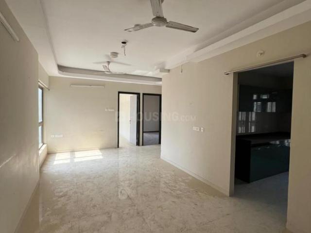 2 BHK Apartment in Kandivali West for resale Mumbai. The reference number is 20044045