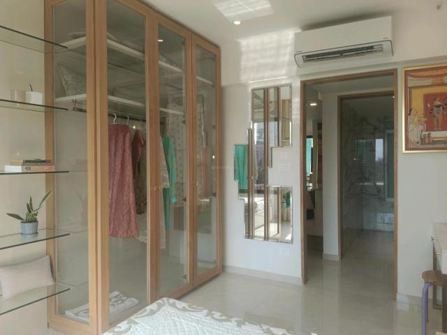 2 BHK Apartment in Kandivali West for resale Mumbai. The reference number is 20075988